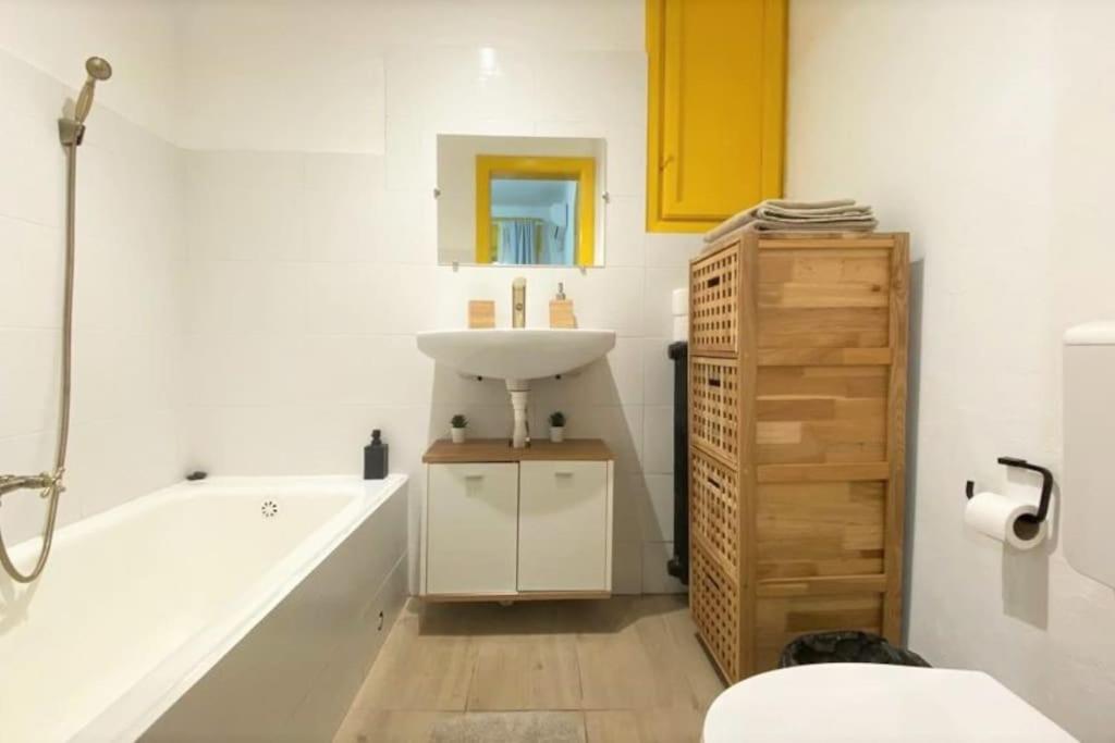 Quiet And Classic Studio With Cismigiu Park View Bucharest Exterior photo