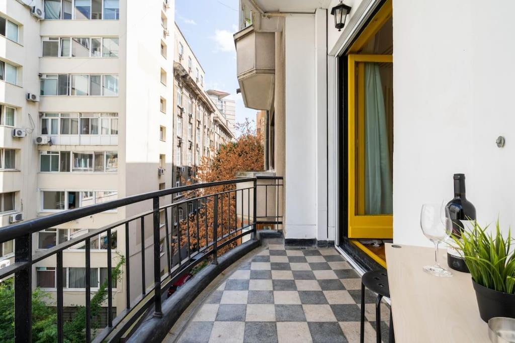 Quiet And Classic Studio With Cismigiu Park View Bucharest Exterior photo