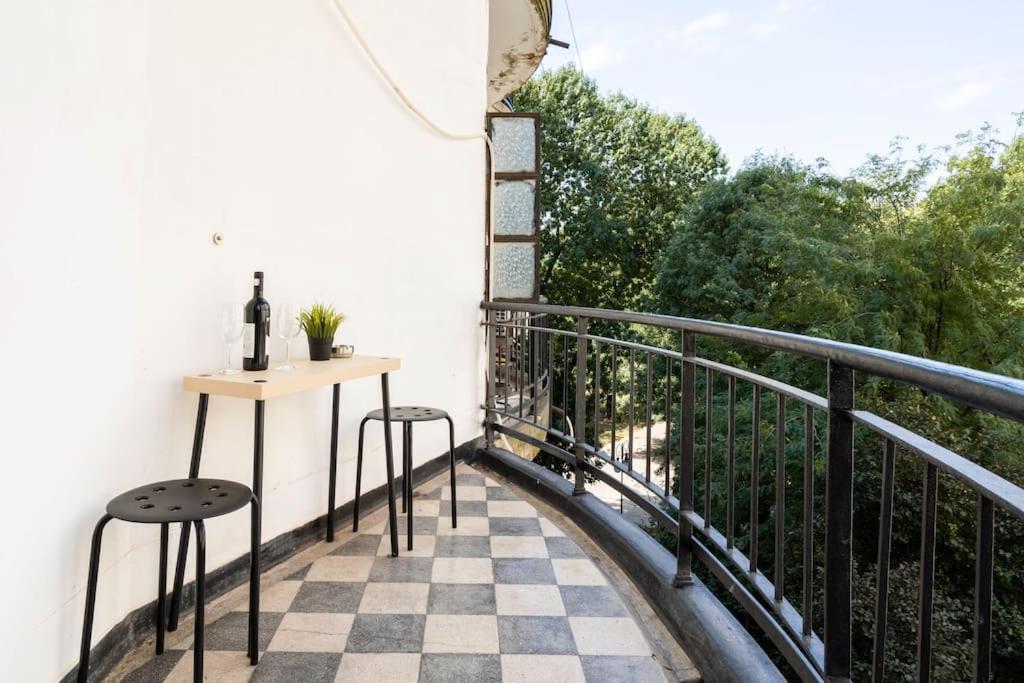 Quiet And Classic Studio With Cismigiu Park View Bucharest Exterior photo
